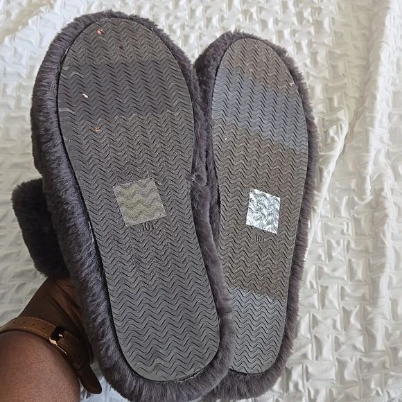 Fabletics Women's Plush Gray Comfy  Slippers - Picture 4 of 7